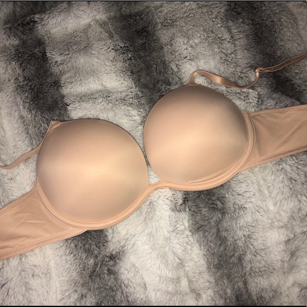 Victoria’s Secret add 2 cups Bra 34c